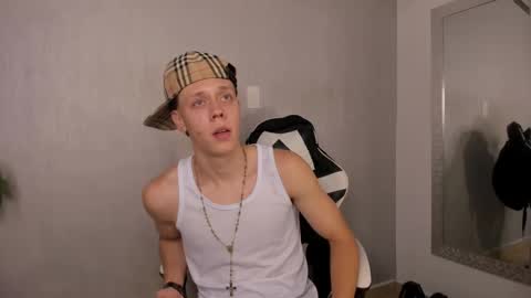 Snapshot of santiceballo chatting on September 21, 7:26 pm Julius Novachrono online show from September 21, 7:26 pm