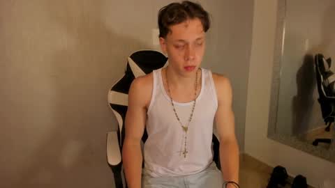 Snapshot of santiceballo chatting on September 27, 8:36 pm Julius Novachrono online show from September 27, 8:36 pm