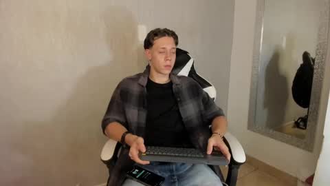 Snapshot of santiceballo chatting on September 28, 6:57 pm Julius Novachrono online show from September 28, 6:57 pm