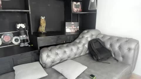 Snapshot of santiceballo chatting on October 5, 7:23 pm Julius Novachrono online show from October 5, 7:23 pm