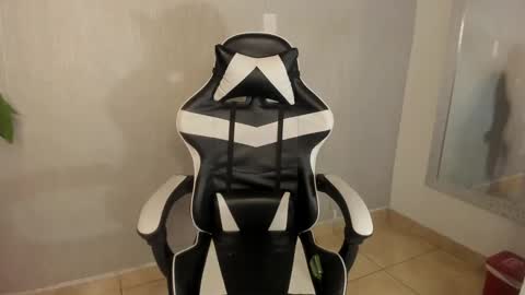 Snapshot of santiceballo chatting on October 6, 11:40 am Julius Novachrono online show from October 6, 11:40 am