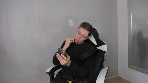 Snapshot of santiceballo chatting on October 12, 8:08 pm Julius Novachrono online show from October 12, 8:08 pm