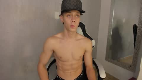 Snapshot of santiceballo chatting on October 15, 7:36 pm Julius Novachrono online show from October 15, 7:36 pm