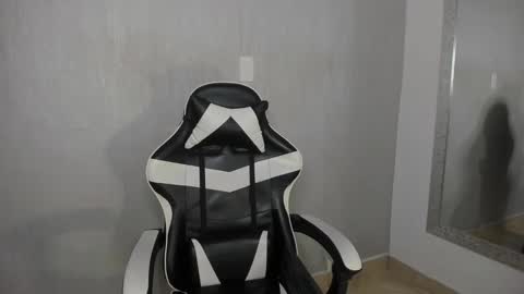 Snapshot of santiceballo chatting on October 21, 7:47 pm Julius Novachrono online show from October 21, 7:47 pm