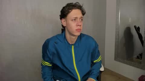 Snapshot of santiceballo chatting on October 22, 7:46 pm Julius Novachrono online show from October 22, 7:46 pm