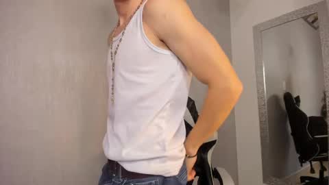 Snapshot of santiceballo chatting on October 26, 8:15 pm Julius Novachrono online show from October 26, 8:15 pm