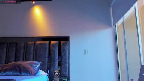 Santiago Seans online show from October 7, 4:15 pm