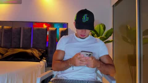 Santiago Seans online show from October 12, 10:36 am