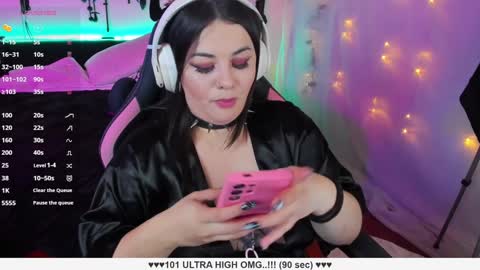 Liah Santos online show from December 13, 4:05 pm