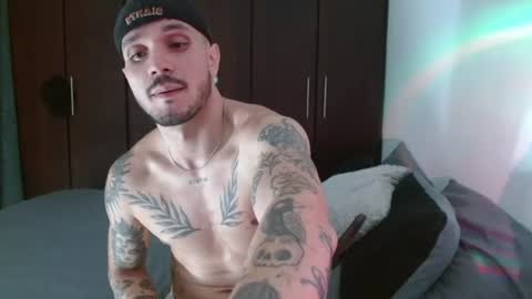 Snapshot of santti_torres chatting on June 19, 2:05 am Santy Torres online show from June 19, 2:05 am