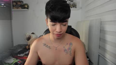 Snapshot of santy7u7 chatting on February 22, 1:42 pm Mr. Santiago online show from February 22, 1:42 pm