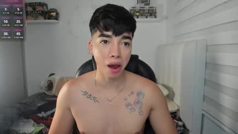 Snapshot of santy7u7 chatting on February 24, 1:31 pm Mr. Santiago online show from February 24, 1:31 pm