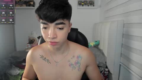 Snapshot of santy7u7 chatting on February 26, 1:43 pm Mr. Santiago online show from February 26, 1:43 pm