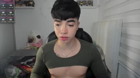 Snapshot of santy7u7 chatting on February 27, 1:33 pm Mr. Santiago online show from February 27, 1:33 pm