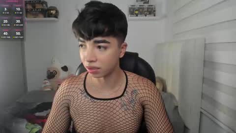 Snapshot of santy7u7 chatting on March 1, 1:35 pm Mr. Santiago online show from March 1, 1:35 pm