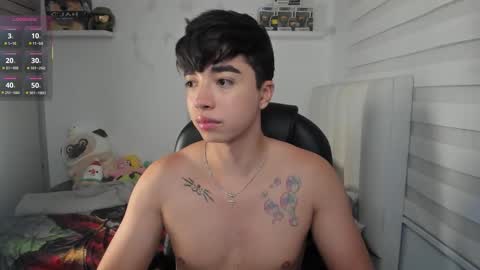 Snapshot of santy7u7 chatting on March 19, 1:26 pm Mr. Santiago online show from March 19, 1:26 pm