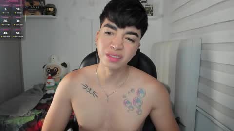 Snapshot of santy7u7 chatting on March 27, 2:06 pm Mr. Santiago online show from March 27, 2:06 pm