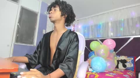 santy online show from December 17, 12:11 pm