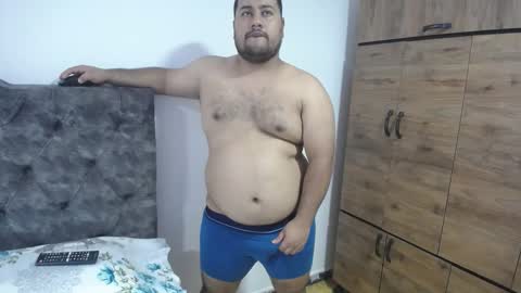 Snapshot of santy_gold chatting on September 11, 6:52 pm Santiago online show from September 11, 6:52 pm