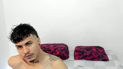 santy_of1 online show from April 26, 1:09 pm