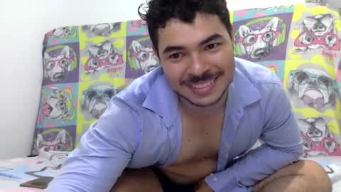 santy_sexymen online show from October 2, 4:08 am