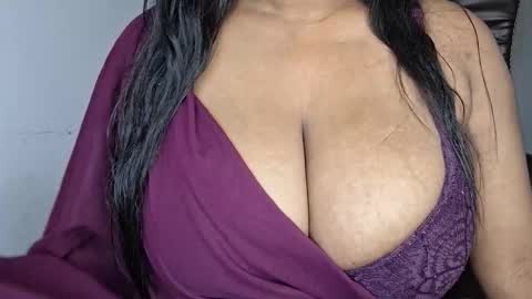 sanvi13 online show from January 19, 6:50 am