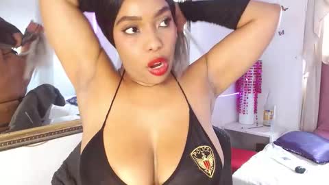 Saori Evans  online show from October 31, 7:37 pm