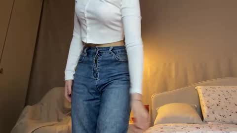 Snapshot of saphirree chatting on November 3, 10:10 pm Anny online show from November 3, 10:10 pm