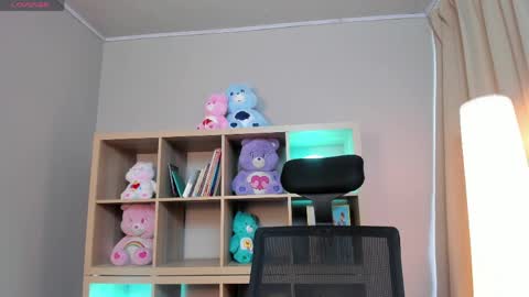 Snapshot of saphyralux chatting on May 30, 10:18 pm saphyralux online show from May 30, 10:18 pm