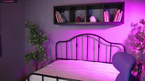 saphyralux online show from July 9, 8:46 pm