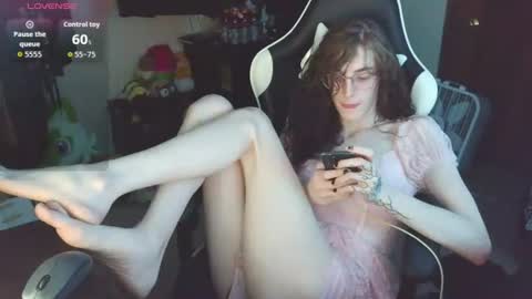 Snapshot of sapphicvoid chatting on July 26, 2:42 am Jade online show from July 26, 2:42 am