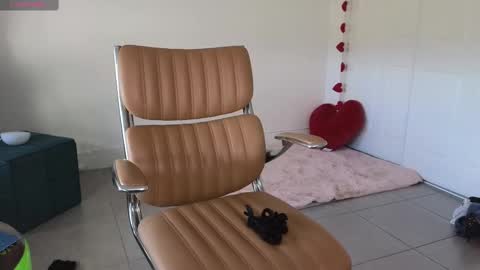 sapphir3xoxo online show from February 5, 3:31 pm