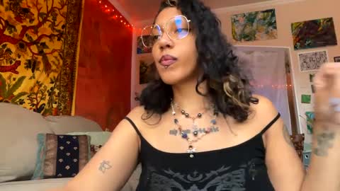sapphire online show from December 18, 7:30 pm