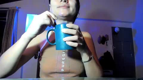 Snapshot of sara_221 chatting on January 14, 2:19 am Sara online show from January 14, 2:19 am