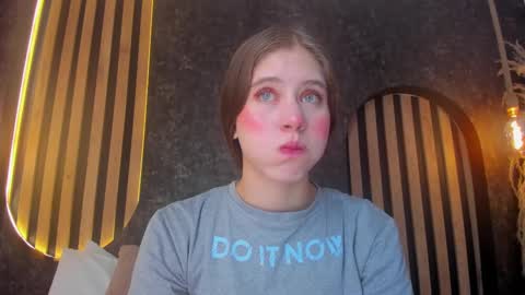 sara__jones_ online show from December 23, 12:08 pm