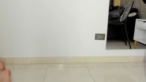 sara__jones_ online show from January 17, 3:22 pm