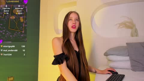 sara__jones_ online show from January 22, 11:43 pm