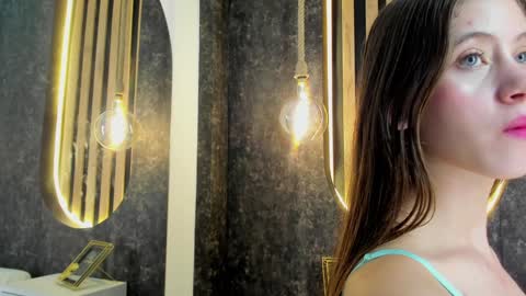 sara__jones_ online show from January 28, 3:25 pm