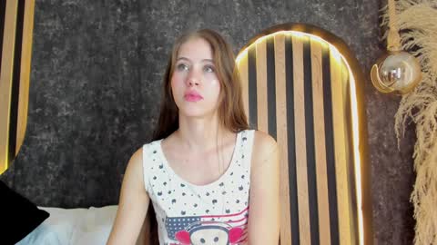 sara__jones_ online show from February 3, 10:11 pm