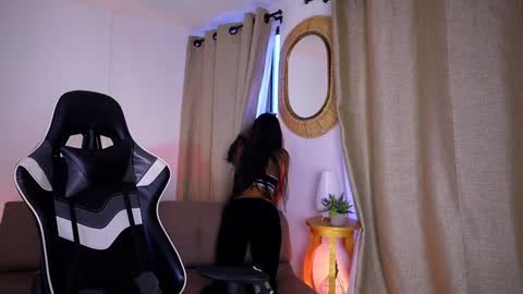 Snapshot of sara_albrecht chatting on December 14, 12:44 pm Sara online show from December 14, 12:44 pm