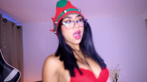 Snapshot of sara_albrecht chatting on December 24, 12:55 pm Sara online show from December 24, 12:55 pm