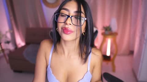 Snapshot of sara_albrecht chatting on January 22, 12:27 pm Sara online show from January 22, 12:27 pm