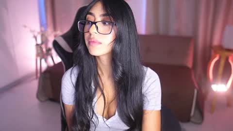 Snapshot of sara_albrecht chatting on February 1, 4:00 pm Sara online show from February 1, 4:00 pm