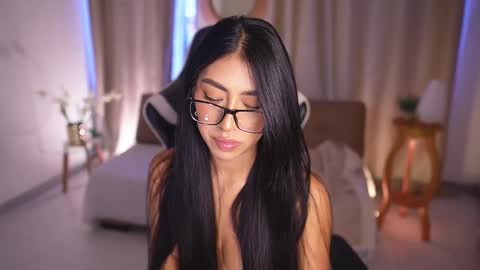 Snapshot of sara_albrecht chatting on February 12, 3:49 pm Sara online show from February 12, 3:49 pm