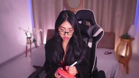 Snapshot of sara_albrecht chatting on February 14, 12:47 pm Sara online show from February 14, 12:47 pm