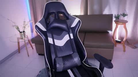 Snapshot of sara_albrecht chatting on February 25, 3:27 pm Sara online show from February 25, 3:27 pm