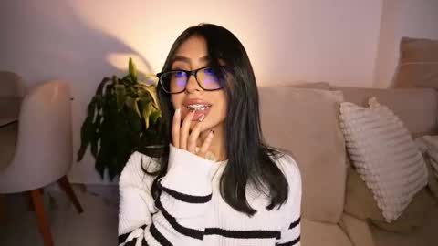 Snapshot of sara_albrecht chatting on November 23, 4:01 am Sara online show from November 23, 4:01 am