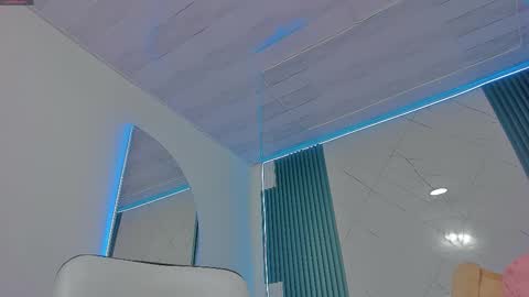 Snapshot of sara_allenx chatting on September 28, 7:19 pm sara allenx online show from September 28, 7:19 pm