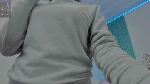 Snapshot of sara_allenx chatting on October 2, 11:50 am sara allenx online show from October 2, 11:50 am