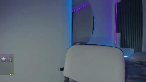 Snapshot of sara_allenx chatting on October 10, 2:05 pm sara allenx online show from October 10, 2:05 pm